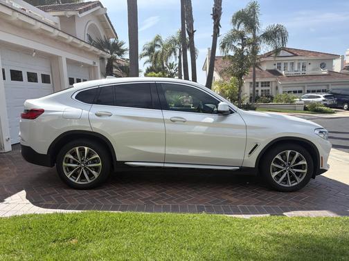 White 2019 BMW X4 xDrive30i