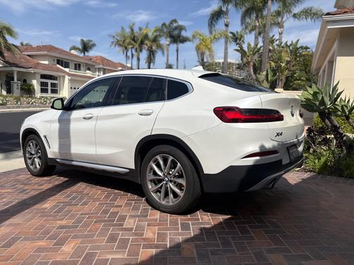 White 2019 BMW X4 xDrive30i