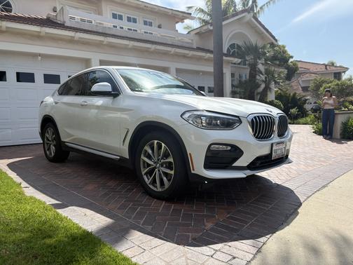 White 2019 BMW X4 xDrive30i