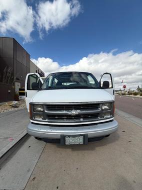 White 2002 Chevrolet Express 2500 Cargo