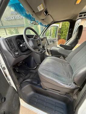 White 2002 Chevrolet Express 2500 Cargo