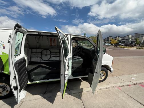 White 2002 Chevrolet Express 2500 Cargo