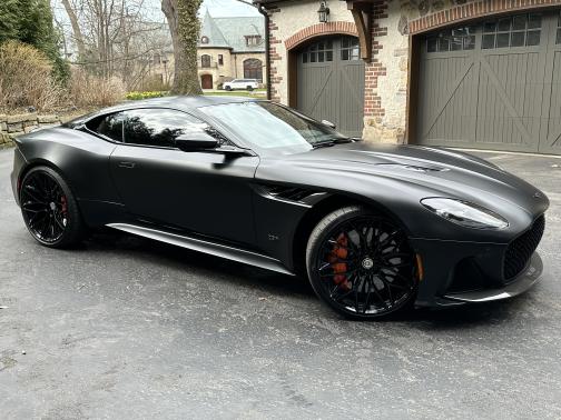 2023 Aston Martin DBS Base