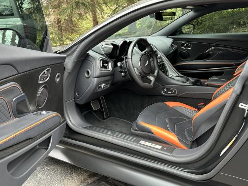 2023 Aston Martin DBS Base