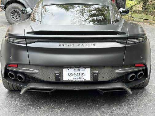 2023 Aston Martin DBS Base