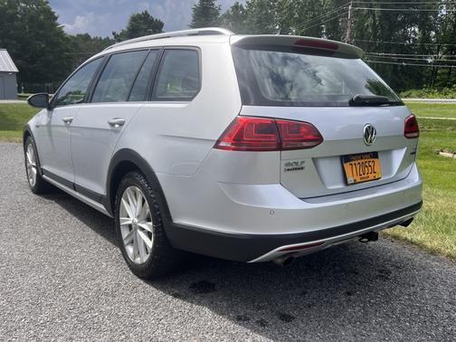 2017 Volkswagen Golf Alltrack TSI SE