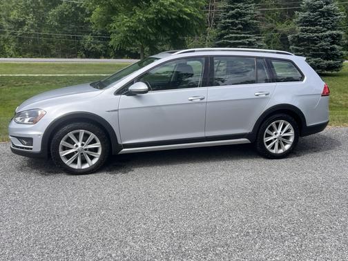 2017 Volkswagen Golf Alltrack TSI SE