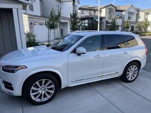 Photo 2 of 11 of 2017 Volvo XC90 T6 Inscription