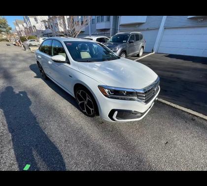 2021 Volkswagen Passat 2.0T R-Line