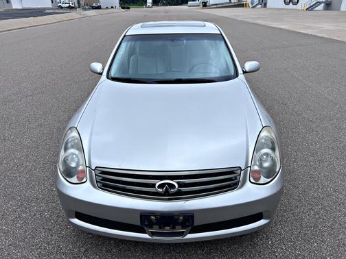 2005 INFINITI G35x Base