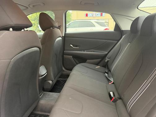 Black 2023 Hyundai ELANTRA SEL