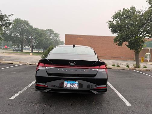 Black 2023 Hyundai ELANTRA SEL