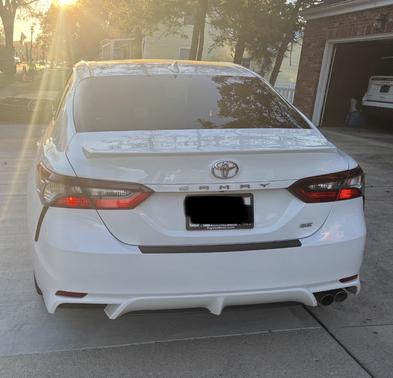 White 2021 Toyota Camry SE