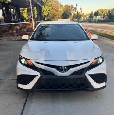 White 2021 Toyota Camry SE