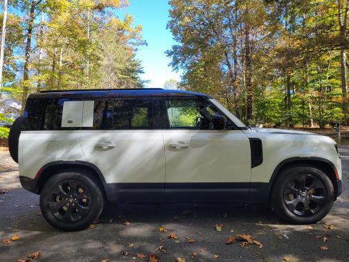2020 Land Rover Defender 110 SE