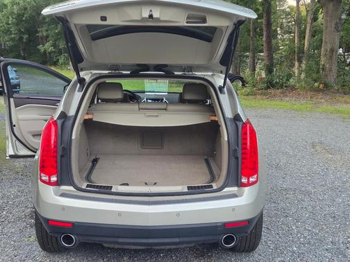 Gold 2013 Cadillac SRX Luxury Collection
