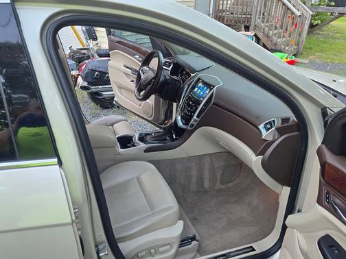 Gold 2013 Cadillac SRX Luxury Collection