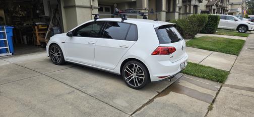 2017 Volkswagen Golf GTI Sport 4-Door