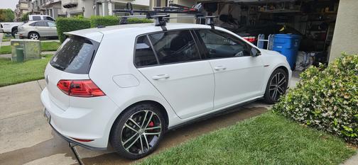 2017 Volkswagen Golf GTI Sport 4-Door
