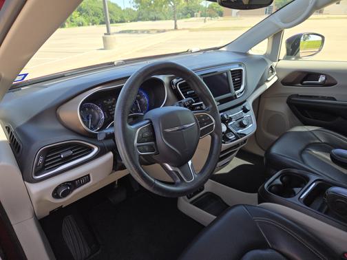 2020 Chrysler Voyager LXI