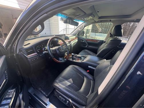 2019 Lexus LX 570 Three-Row