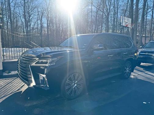 2019 Lexus LX 570 Three-Row