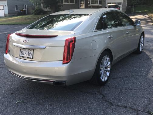 Photo 4 of 11 of 2016 Cadillac XTS Luxury