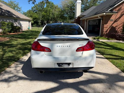 White 2013 INFINITI G37 Journey