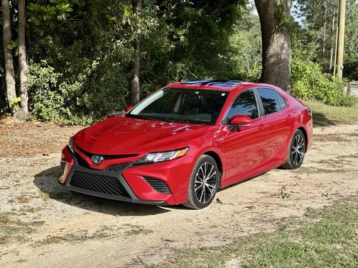 2019 Toyota Camry Hybrid SE