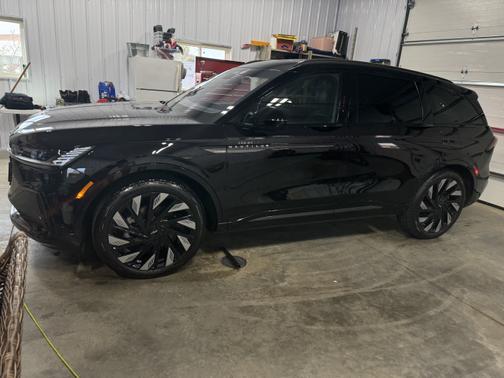 2024 Lincoln Nautilus Reserve