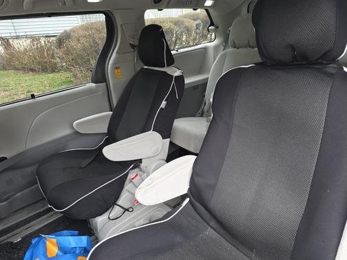 2014 Toyota Sienna LE