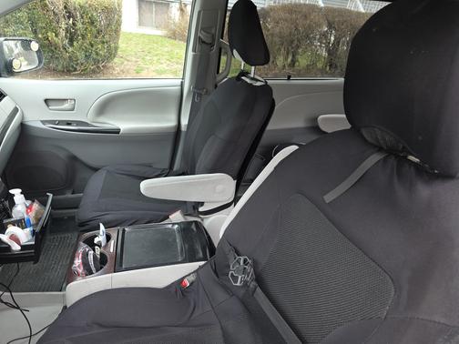 2014 Toyota Sienna LE