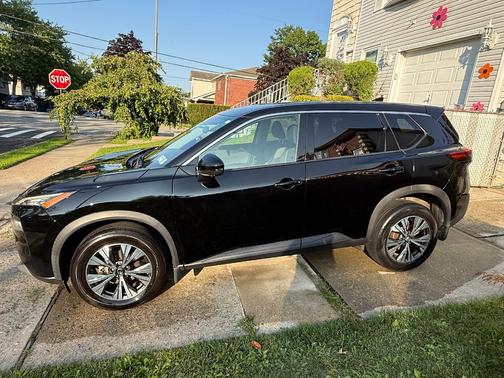 Black 2021 Nissan Rogue SV