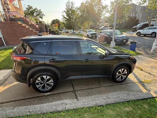 Black 2021 Nissan Rogue SV