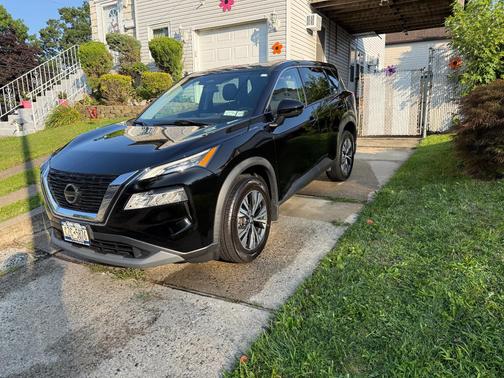 Black 2021 Nissan Rogue SV
