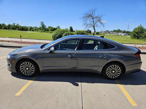 2023 Hyundai SONATA Hybrid Limited