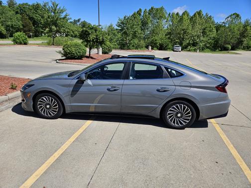 2023 Hyundai SONATA Hybrid Limited