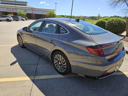 2023 Hyundai SONATA Hybrid Limited