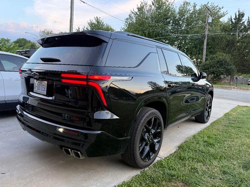 Black 2024 Chevrolet Traverse RS
