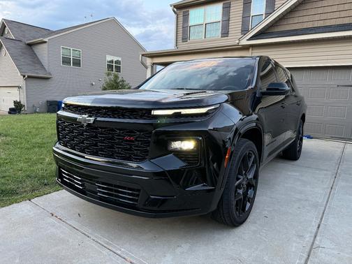 Black 2024 Chevrolet Traverse RS