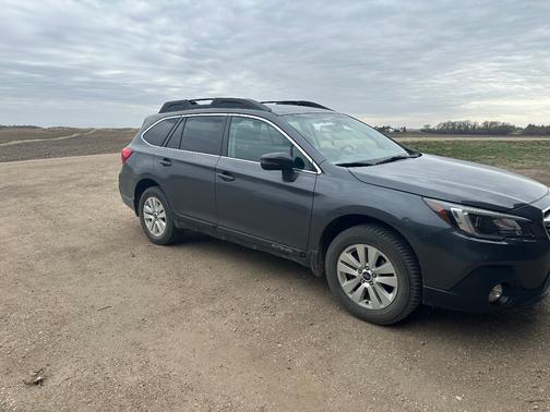 Gray 2018 Subaru Outback 2.5i Premium
