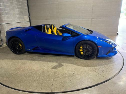 2023 Lamborghini Huracan EVO Base