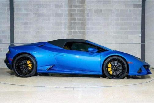 2023 Lamborghini Huracan EVO Base