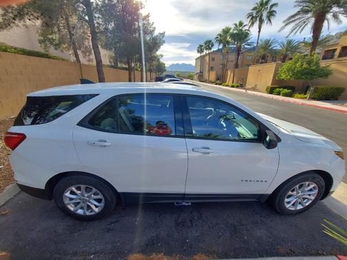 White 2019 Chevrolet Equinox LS