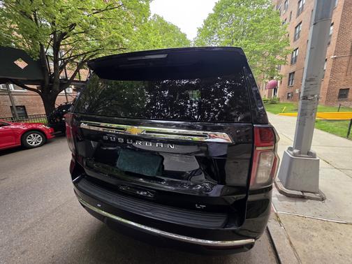 Black 2022 Chevrolet Suburban LT