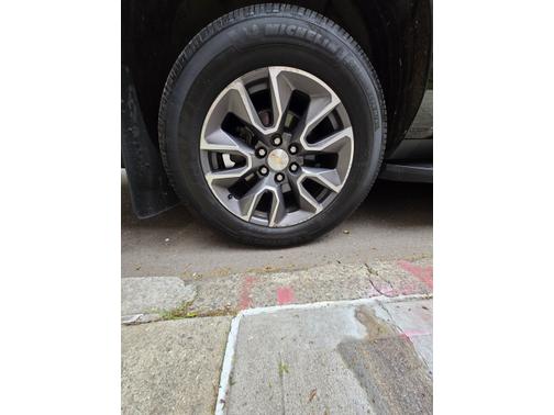 Black 2022 Chevrolet Suburban LT