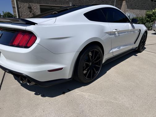 2018 Ford Shelby GT350 Base