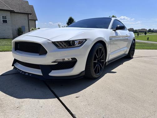 2018 Ford Shelby GT350 Base