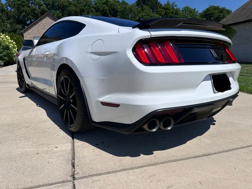 2018 Ford Shelby GT350 Base