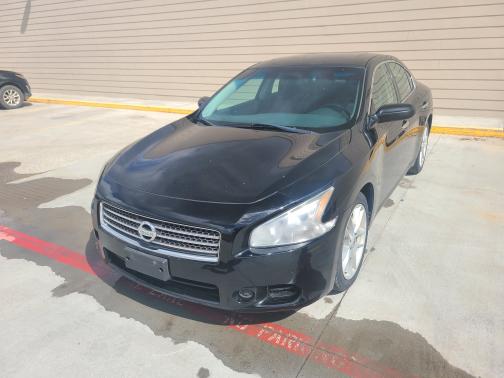 Photo 2 of 15 of 2011 Nissan Maxima S